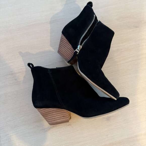 Dolce Vita Suede Bootie - Size 6 - Like New - Picture 2 of 3